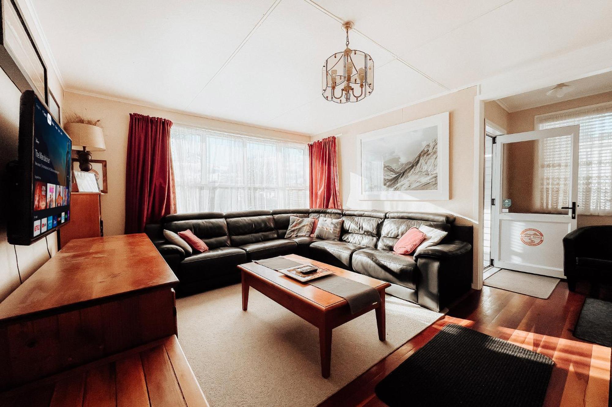 Alpine House Tongariro - Turangi Holiday Home 외부 사진