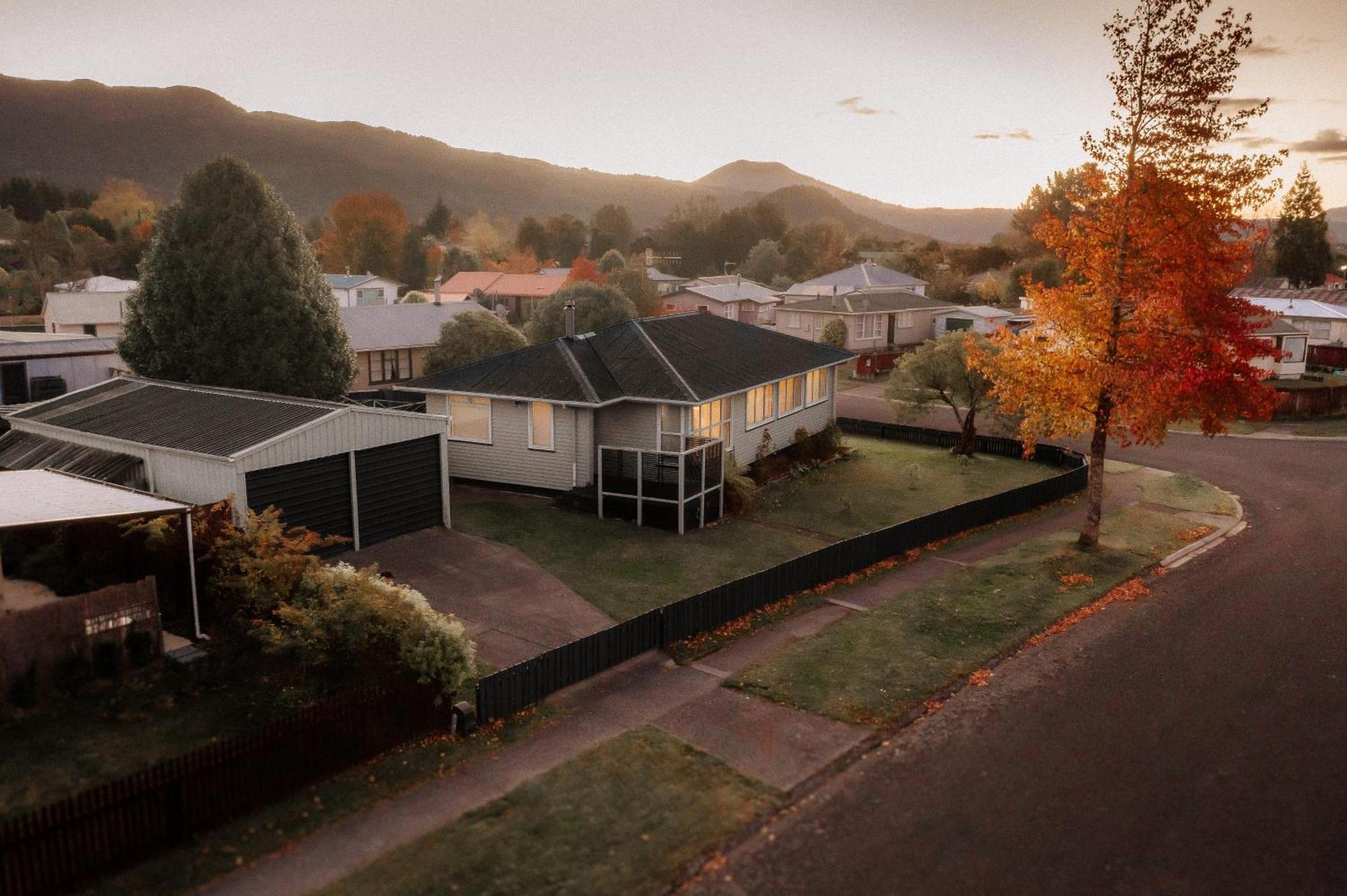 Alpine House Tongariro - Turangi Holiday Home 외부 사진