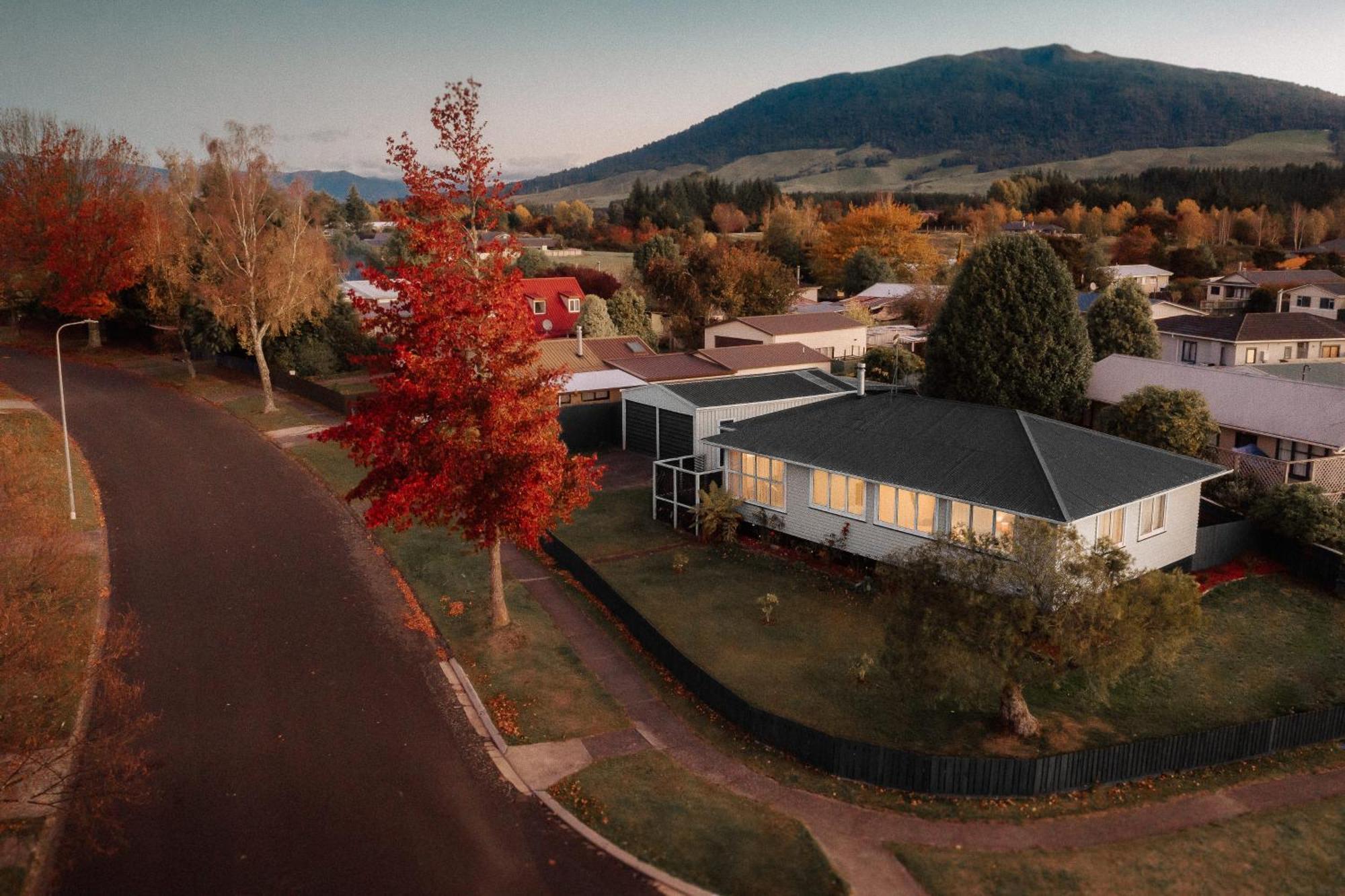 Alpine House Tongariro - Turangi Holiday Home 외부 사진
